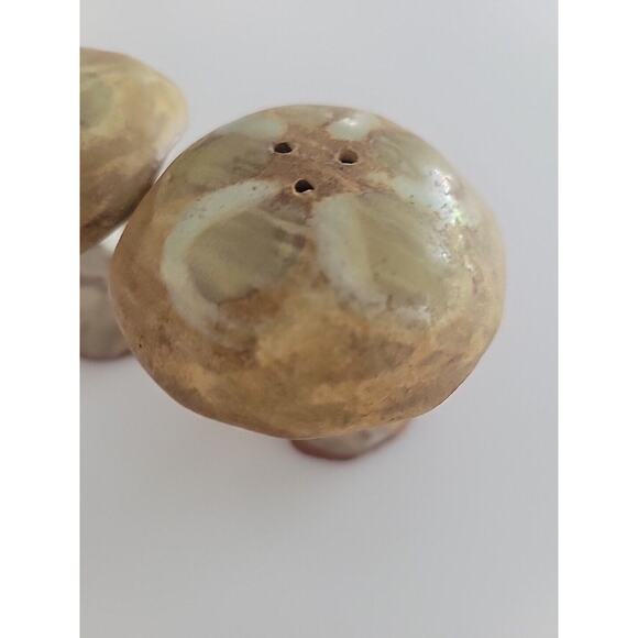 Vintage UCTCI Japan Redware Mushroom Salt & Pepper Shakers 2.5” Kitsch Groovy - Picture 4 of 16